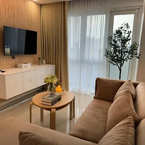 100 West Makati Makati City