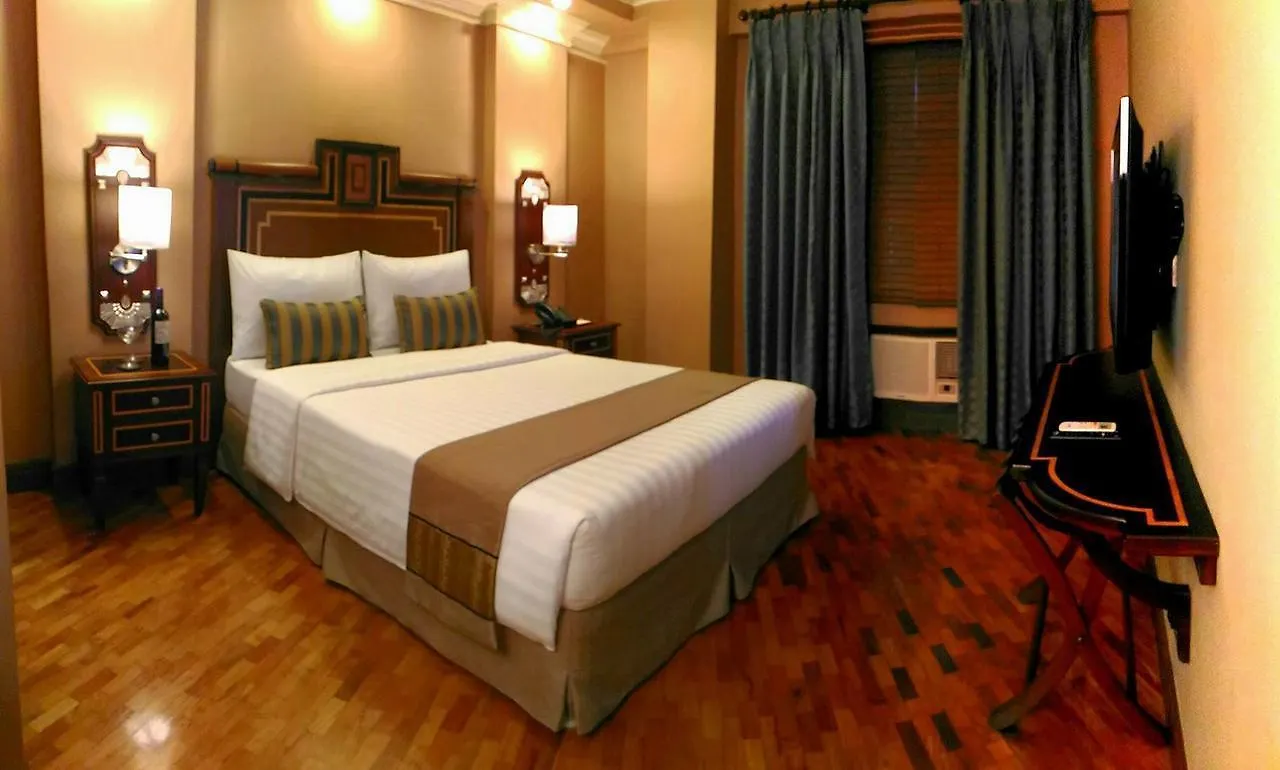 Herald Suites Polaris Makati City 3*,