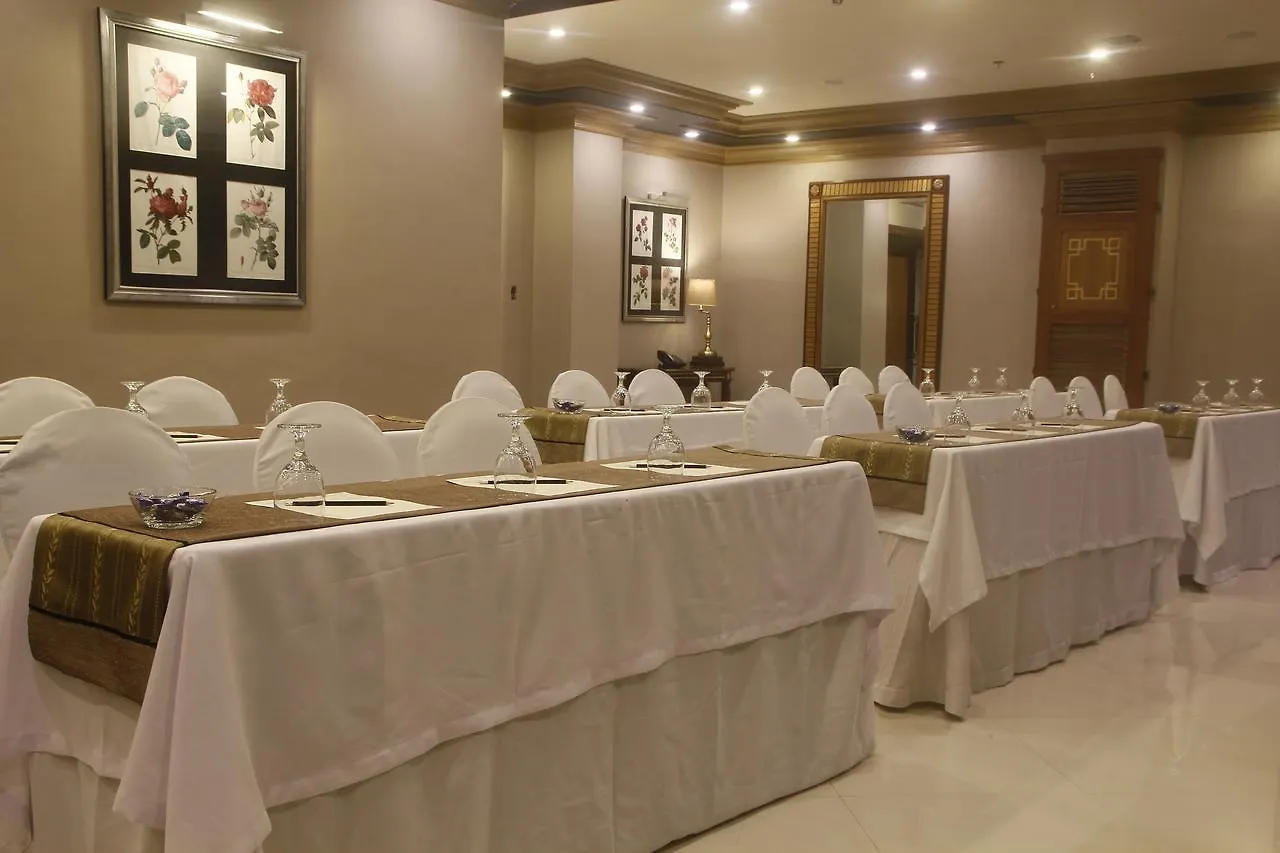 Herald Suites Polaris Makati City