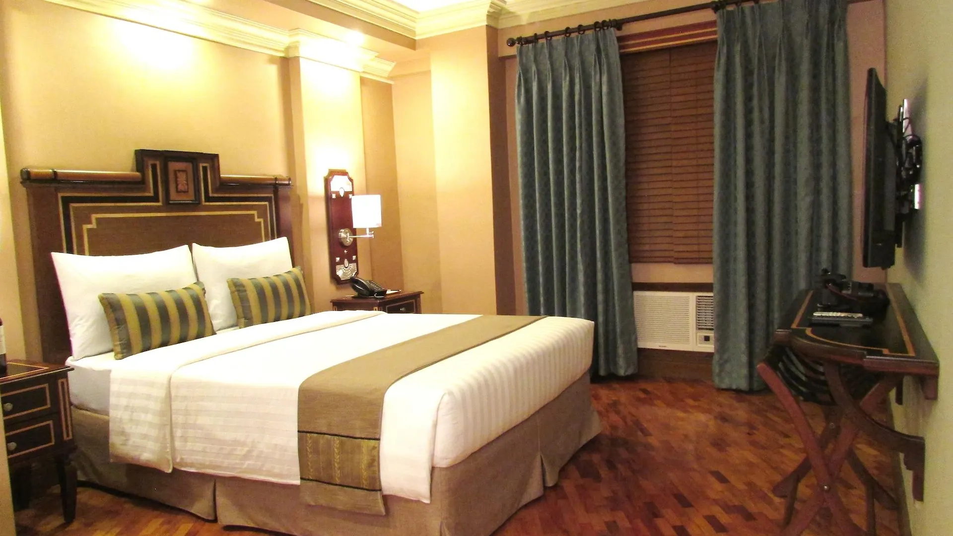 Herald Suites Polaris Makati City 3*,  Philippines