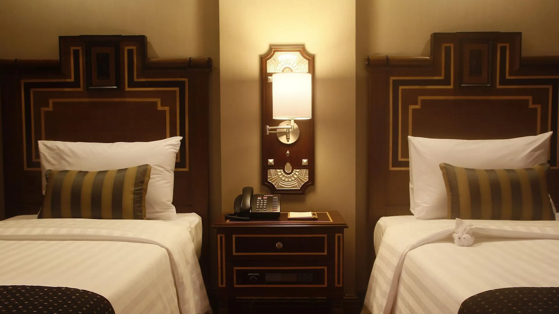 *** Hotel Herald Suites Polaris Makati City Philippines