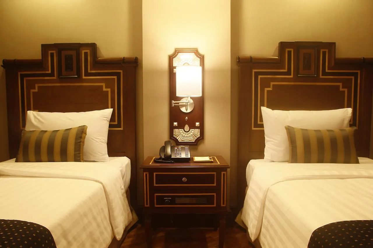 Herald Suites Polaris Makati City