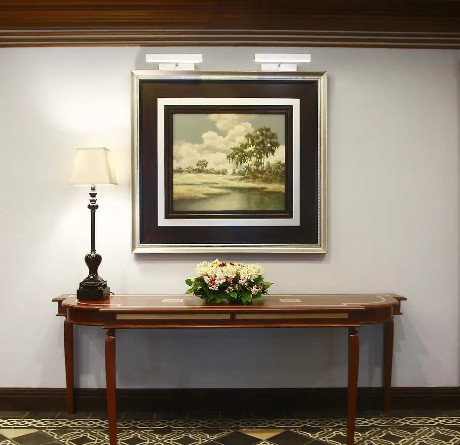 Herald Suites Polaris Makati City Hotel