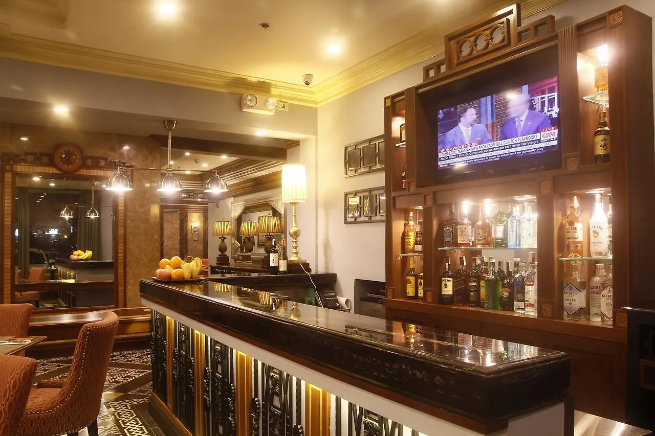Herald Suites Polaris Makati City 3*,